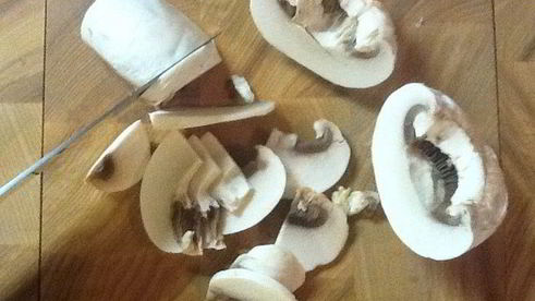 шампиньоны в вине и сливках