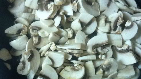 шампиньоны в вине и сливках