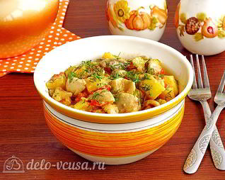 Сыроежки тушенные с овощами в сметанном соусе