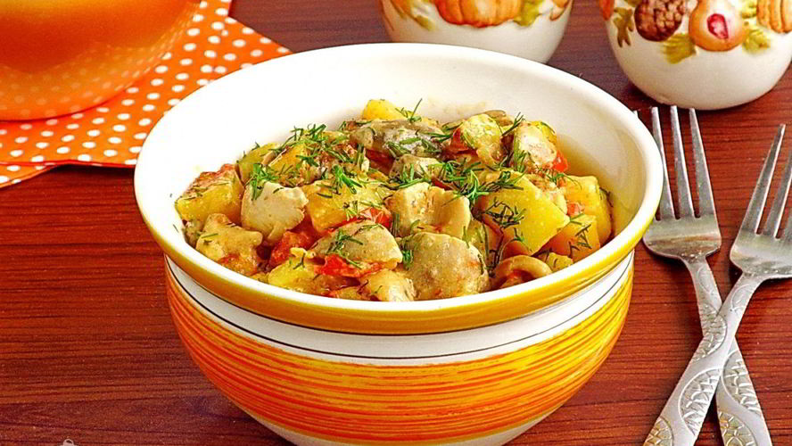 Рецепт сыроежек тушенных с овощами в сметанном соусе