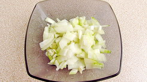 сыроежки тушенные с овощами в сметанном соусе