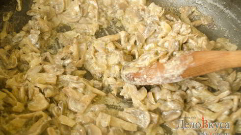 жареные шампиньоны со сметаной