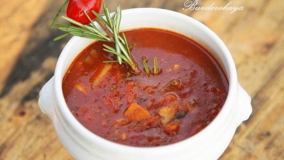 Рецепт Ароматного Гуляша с грибами и сельдереем