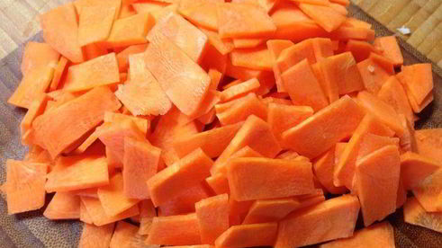 ароматный гуляш с грибами и сельдереем