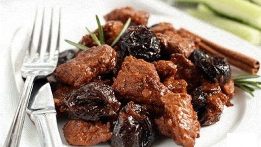 Рецепт гуляша из говядины с черносливом