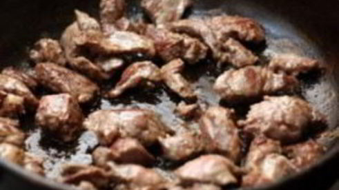 гуляш из говядины с черносливом