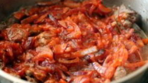 гуляш из говядины с черносливом