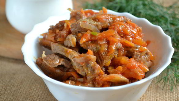 Рецепт Гуляша из говядины с подливкой