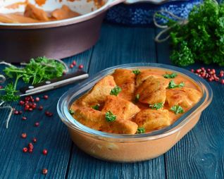 Гуляш из индейки с подливкой