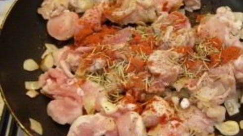 гуляш из кролика с подливкой