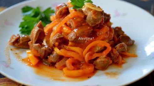 гуляш из куриных желудков