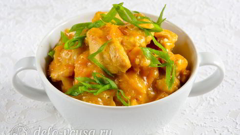 гуляш из курицы со сметаной