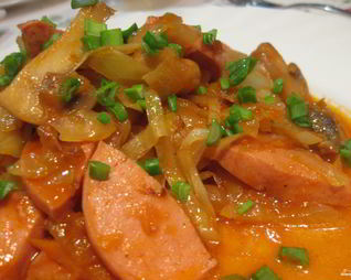 Гуляш из сосисок