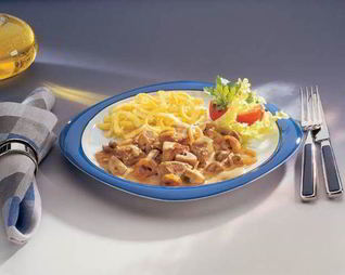 Гуляш из теленка в сливочно-луковом соусе