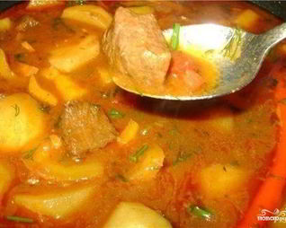 Гуляш с картошкой в мультиварке