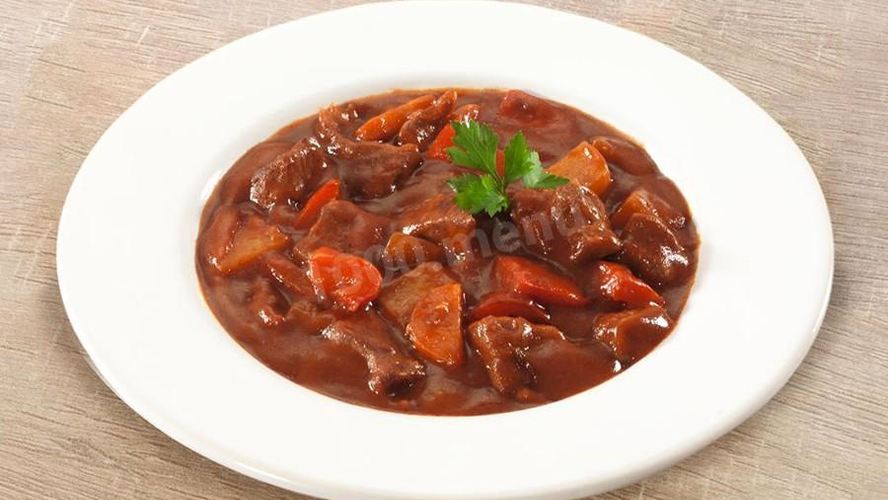 Рецепт гуляша с овощами в соусе демиглас
