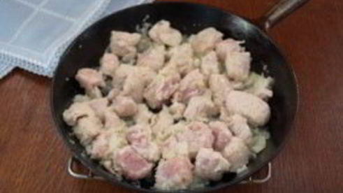 гуляш с подливкой