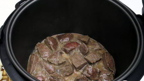 гуляш в мультиварке