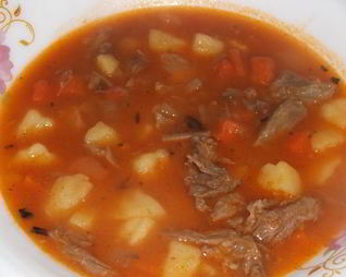 Суп-гуляш с шеей индейки