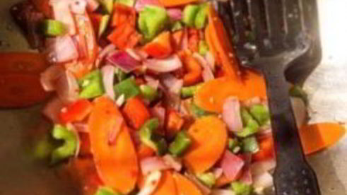 свиной гуляш в кисло-сладком соусе