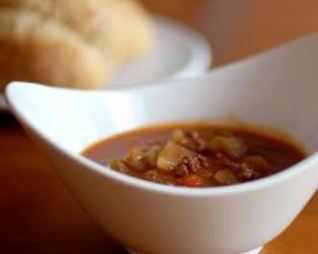 Венгерский гуляш с консервированной фасолью