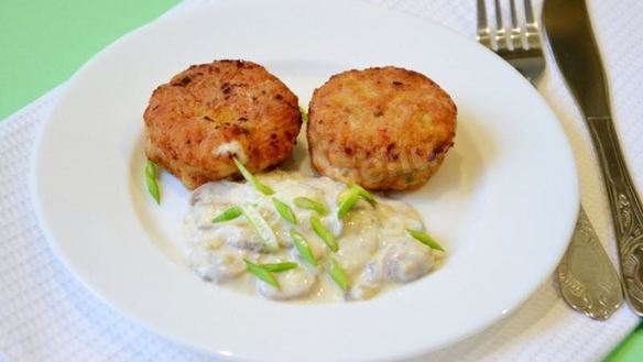 Рецепт Детских куриных котлет под соусом
