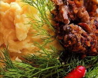 Картофель с грибными котлетами