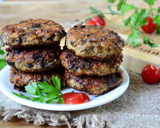 Котлеты из баклажанов с грибами