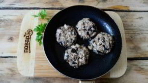 котлеты из баклажанов с грибами