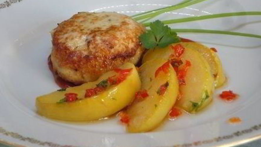 Рецепт котлет из индейки с жареными яблоками