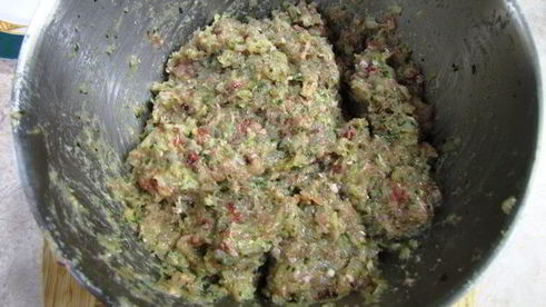 котлеты из судака и сазана в томатном соусе