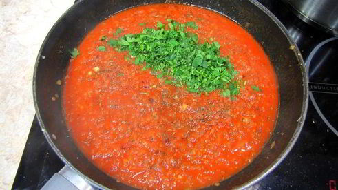 котлеты из судака и сазана в томатном соусе