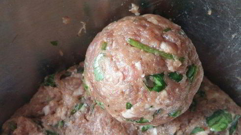 котлеты по-корейски на подушке из риса с овощами