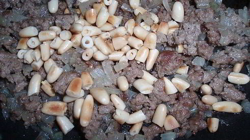 куббе-котлетки из булгура с начинкой из фарша и кедровых орешков