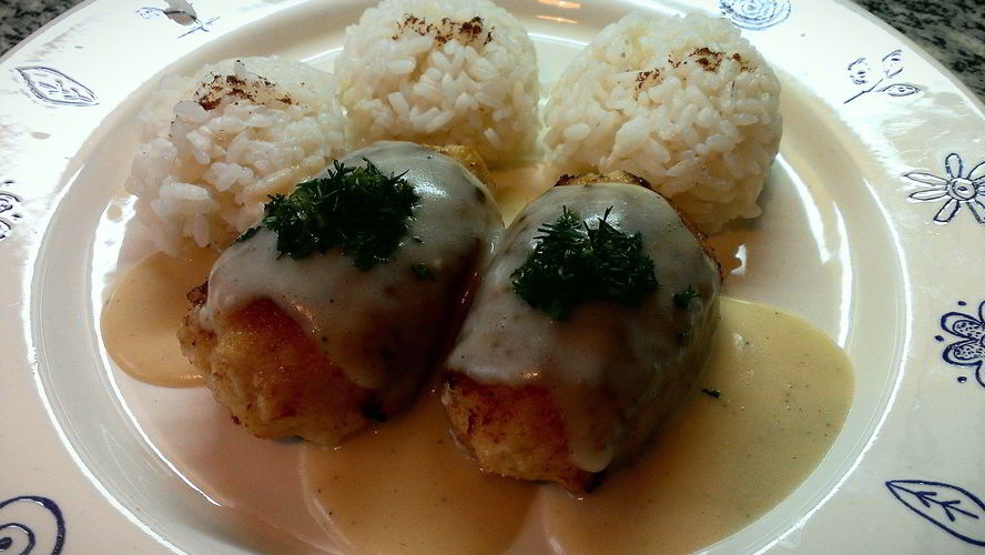 Рецепт рыбных котлет по-русски из трески с капустой и салом