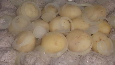 запеченные котлеты и картофель дружная семейка