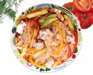 Крахмальная лапша с куриным филе и цукини