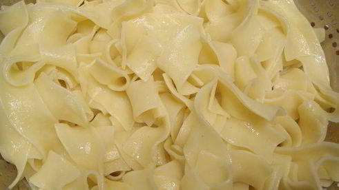 лапша паппарделле с креветками и сладким перцем