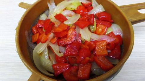 лапша вок с говядиной и овощами