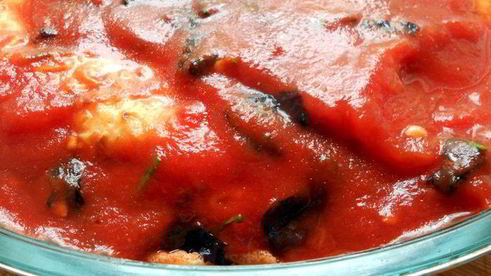 лазанья из ржаных блинчиков с курицей, томатами и базиликом