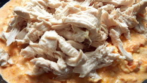 лазанья из ржаных блинчиков с курицей, томатами и базиликом