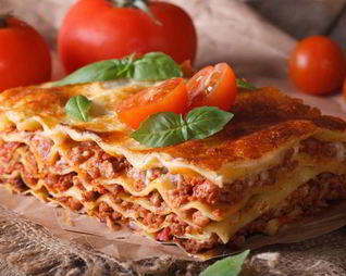 Лазанья с говяжьим фаршем и помидорами