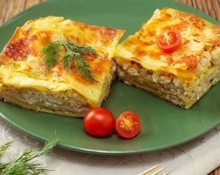 Лазанья с индейкой и соусом песто