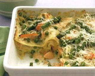 Лазанья с лососем и спаржей