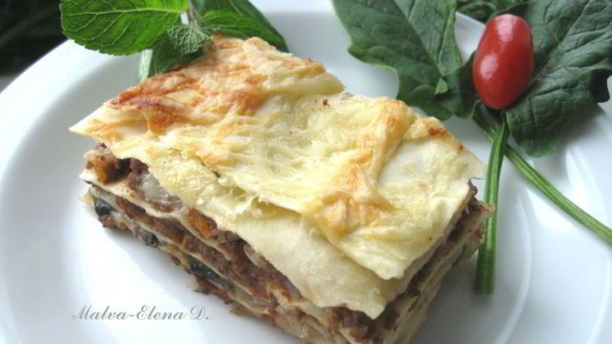 Рецепт лазаний с рагу болоньезе, грибами и моцареллой