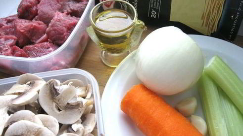 лазанья с рагу болоньезе, грибами и моцареллой