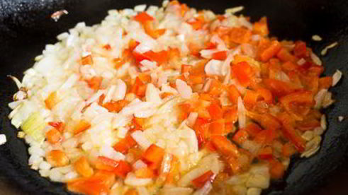 лазанья со свининой и овощами