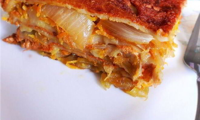 Русская лазанья с квашеной капустой и ореховым соусом