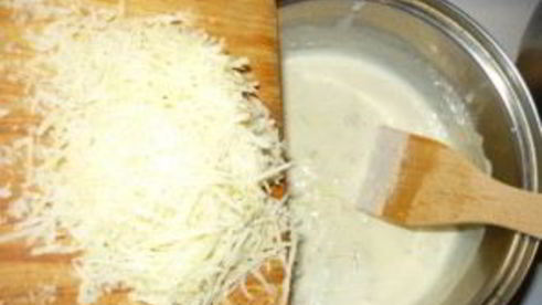 фаршированные ракушки под сливочным соусом