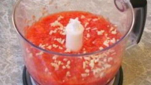 каннеллони с беконом под томатным соусом